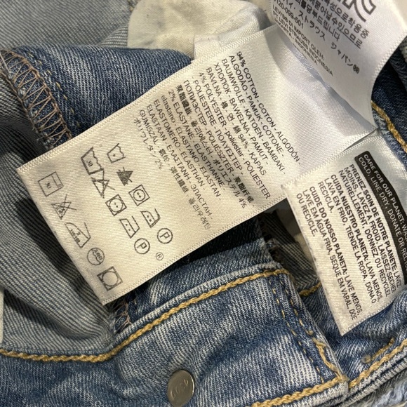 Levi’s Sz 27 Women's Light Blue Distressed Jeans - Picture 6 of 11